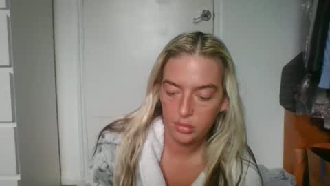 Snapshot of rubyredxxxoxxx chatting on December 30, 8:43 am rubyredxxxoxxx online show from December 30, 8:43 am