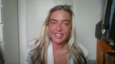 Snapshot of rubyredxxxoxxx chatting on January 4, 10:05 am rubyredxxxoxxx online show from January 4, 10:05 am