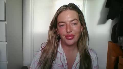 rubyredxxxoxxx online show from April 5, 6:43 am