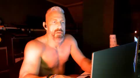 Chico que rico Caliente online show from July 13, 11:18 pm