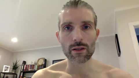 Snapshot of rugbymvp chatting on January 14, 10:27 am rugbymvp online show from January 14, 10:27 am