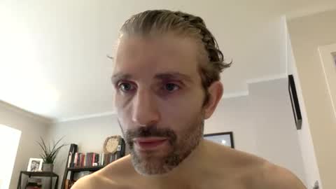 Snapshot of rugbymvp chatting on December 2, 11:04 am rugbymvp online show from December 2, 11:04 am