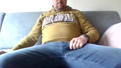 runner_1978 online show from March 25, 8:31 am