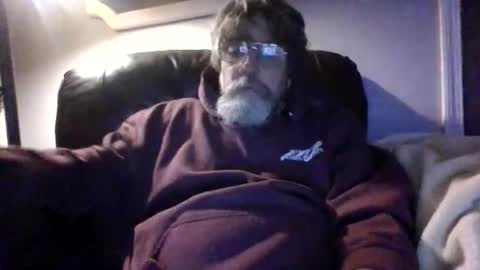 Snapshot of runningaround60 chatting on January 7, 2:31 am runningaround60 online show from January 7, 2:31 am