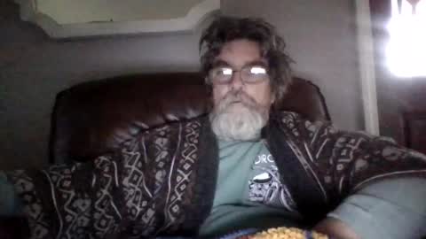 Snapshot of runningaround60 chatting on October 11, 11:42 am runningaround60 online show from October 11, 11:42 am