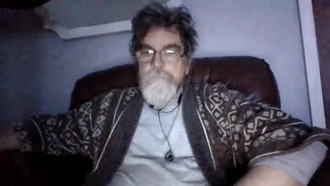 Snapshot of runningaround60 chatting on December 14, 12:21 pm runningaround60 online show from December 14, 12:21 pm