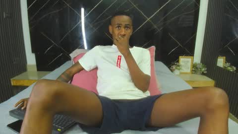 Snapshot of runnyx_09 chatting on October 6, 7:22 pm Runnix online show from October 6, 7:22 pm