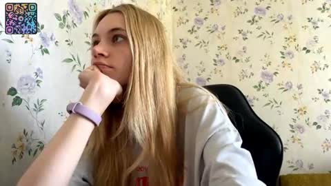 Snapshot of rusmedium chatting on June 29, 1:55 pm Lisa and Vlad online show from June 29, 1:55 pm