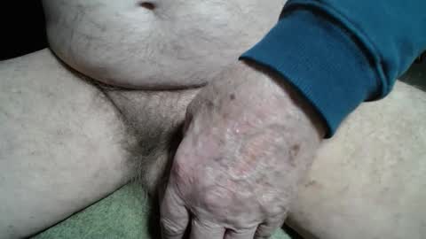 Snapshot of rustic69 chatting on December 19, 7:04 am rustic69 online show from December 19, 7:04 am