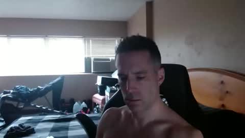 rustic_cuse_777 online show from February 18, 4:14 pm