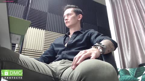 MillionDollarGuy online show from January 26, 3:06 am