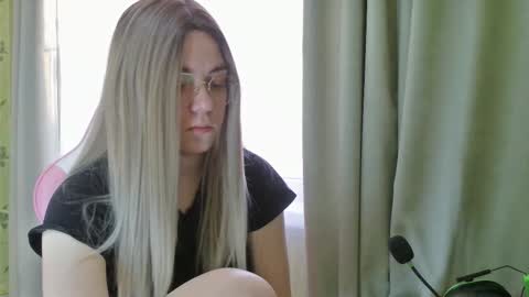 Snapshot of ruthsimp chatting on December 1, 3:44 am Tanyushka online show from December 1, 3:44 am