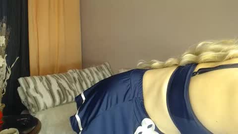 Snapshot of ruxandradanny chatting on October 29, 1:24 pm ruxandradanny online show from October 29, 1:24 pm