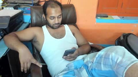 rwb17 online show from April 4, 11:40 am