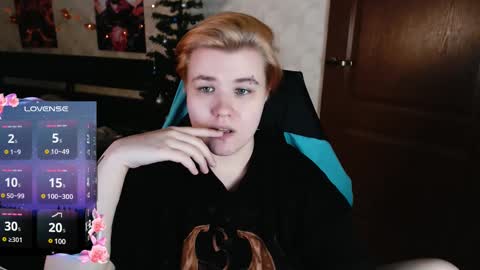 Snapshot of ryan__kim chatting on December 12, 2:33 pm Ryan online show from December 12, 2:33 pm