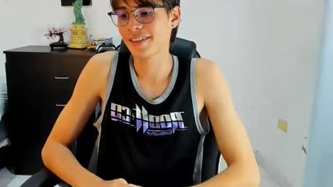 Snapshot of ryan_bronw chatting on May 20, 5:02 am Nathan online show from May 20, 5:02 am