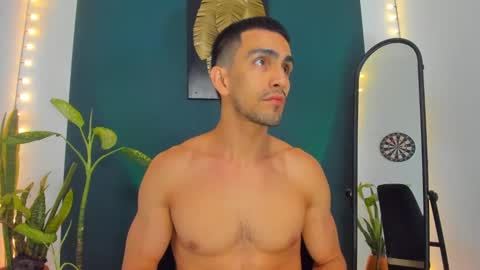 Snapshot of ryan_doyle chatting on September 19, 10:10 pm Ryan independent model online show from September 19, 10:10 pm