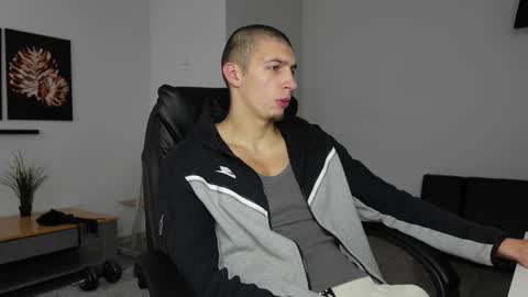 RYAN DOZER online show from October 26, 8:20 am