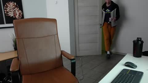 RYAN DOZER online show from March 21, 8:19 am