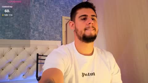 Snapshot of ryan_evanns chatting on September 10, 12:38 pm R Y A N online show from September 10, 12:38 pm