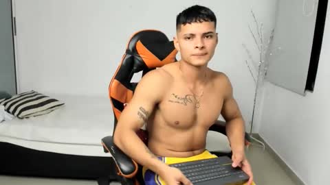 Snapshot of ryan_myerz chatting on February 7, 3:32 am ryan_myerz online show from February 7, 3:32 am