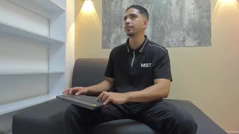 Snapshot of ryan_paterson chatting on November 5, 12:38 pm Ryan online show from November 5, 12:38 pm