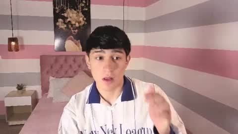 Snapshot of ryan_valentino chatting on July 1, 2:07 pm ryan valentino online show from July 1, 2:07 pm