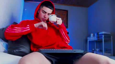 Ryannhill  online show from April 8, 4:56 am