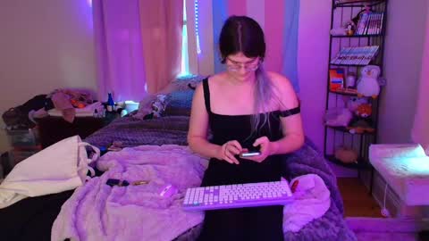 Ryn Michele online show from May 12, 11:57 pm