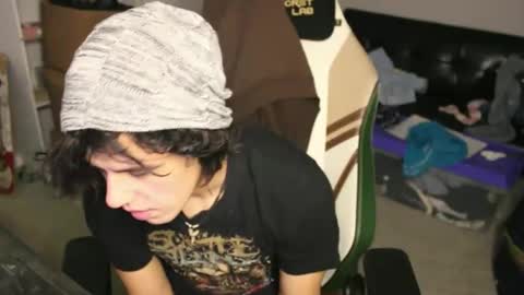 Snapshot of ryot35 chatting on December 19, 1:23 am Ryot3 online show from December 19, 1:23 am