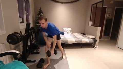 Snapshot of ryukukamifr chatting on December 9, 6:35 pm Ryuk FR online show from December 9, 6:35 pm