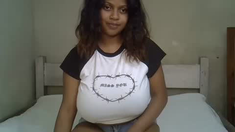 rywanna online show from March 28, 5:40 am