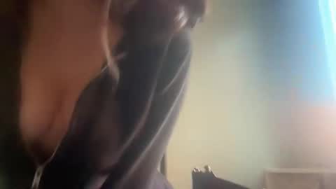 s3xkittenn online show from April 8, 1:22 pm