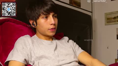 Snapshot of s_a_t_u_r_n chatting on December 17, 7:29 am ST online show from December 17, 7:29 am