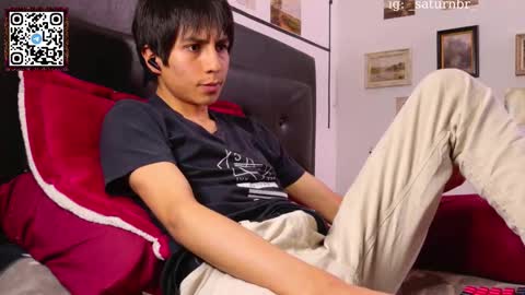 Snapshot of s_a_t_u_r_n chatting on March 10, 11:06 pm ST online show from March 10, 11:06 pm