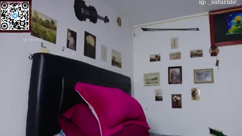 Snapshot of s_a_t_u_r_n chatting on September 10, 6:02 am ST online show from September 10, 6:02 am