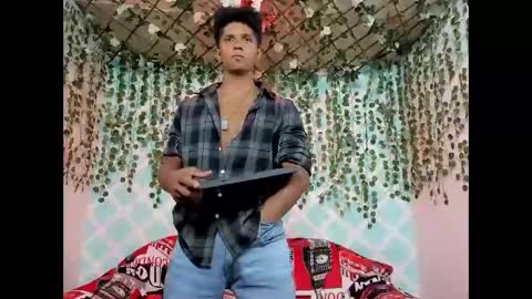 s_d_b_hot online show from April 13, 8:47 pm