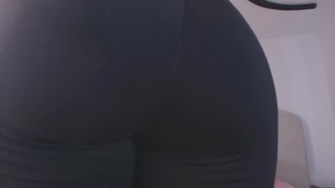 s_sofia_ online show from December 15, 11:58 am