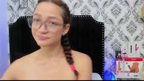 Snapshot of saara_brown chatting on January 10, 3:16 pm Saara Brown online show from January 10, 3:16 pm