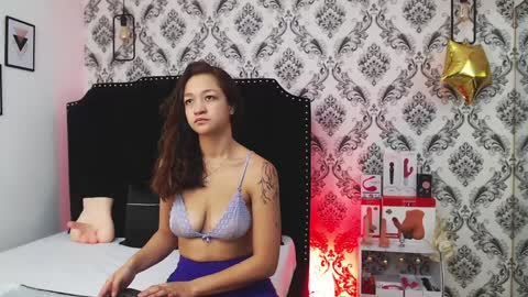 Snapshot of saara_brown chatting on January 16, 12:20 pm Saara Brown online show from January 16, 12:20 pm