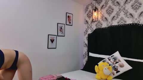 Snapshot of saara_brown chatting on September 29, 12:32 pm Saara Brown online show from September 29, 12:32 pm