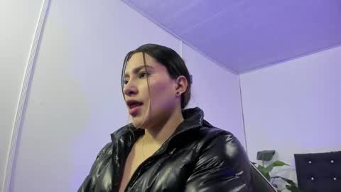 Snapshot of saaya_tay chatting on November 12, 3:18 am saaya_tay online show from November 12, 3:18 am