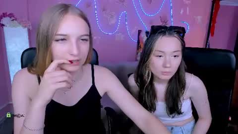 Snapshot of sabina_wul chatting on June 25, 12:09 pm Sabina online show from June 25, 12:09 pm