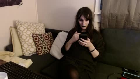 sabinewinters online show from March 28, 12:54 am