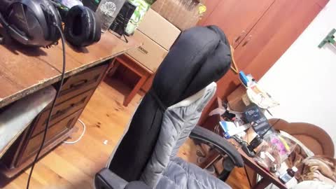 1141323  my Lord Mister Max   moms treasure online show from March 18, 8:34 pm