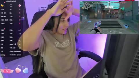 Angie  online show from November 7, 4:07 pm