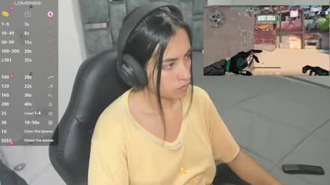 Snapshot of sabrina_chester_02 chatting on April 20, 6:53 pm Angie online show from April 20, 6:53 pm