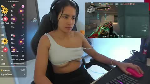 Snapshot of sabrina_chester_02 chatting on April 24, 5:26 pm Angie online show from April 24, 5:26 pm