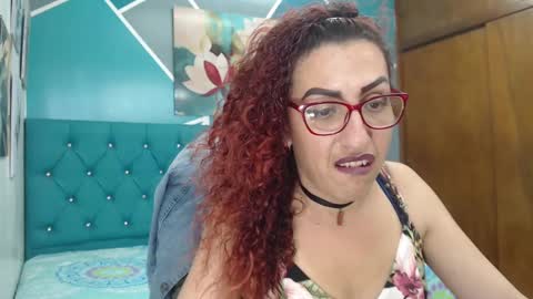 Snapshot of sabrina_dupont chatting on February 9, 4:29 pm SABRINA online show from February 9, 4:29 pm