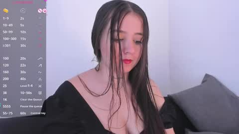 Snapshot of sabrina_lennox chatting on June 6, 7:07 pm Sabrina Maria online show from June 6, 7:07 pm